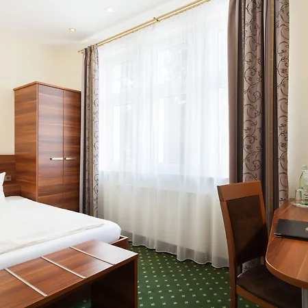 Hotel Schoengarten Garni 3*