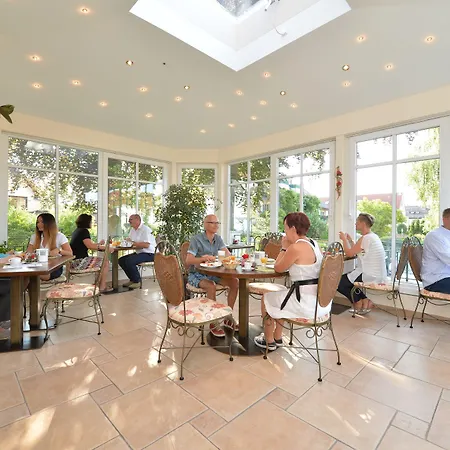 Hotel Schoengarten Garni 3*