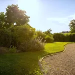 Ξενοδοχείο Schoengarten Garni 3*
