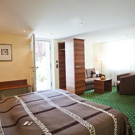 Hotel Schoengarten Garni 3*