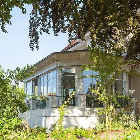 Schoengarten Garni Otel Lindau (Bodensee)